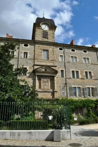 Image qui illustre: Lycée Gabriel Faure - Visites guidées des parties historique et des extérieurs