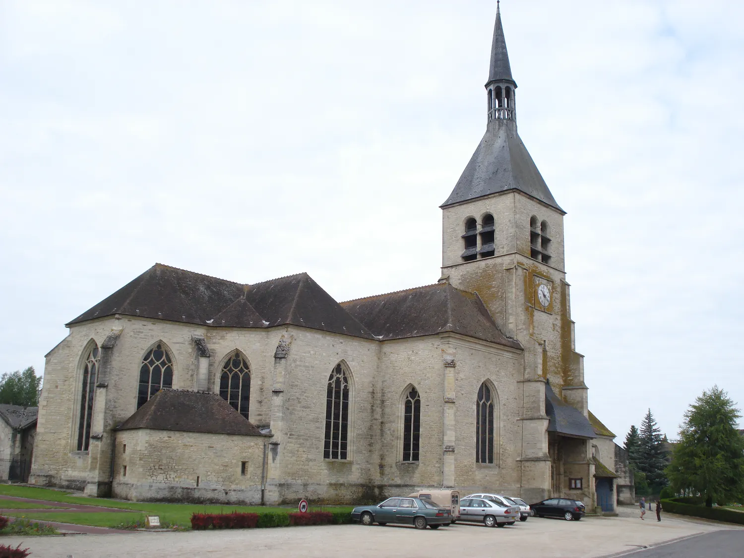Image qui illustre: Eglise Saint-Pierre de Vendeuvre-sur-Barse à Vendeuvre-sur-Barse - 1