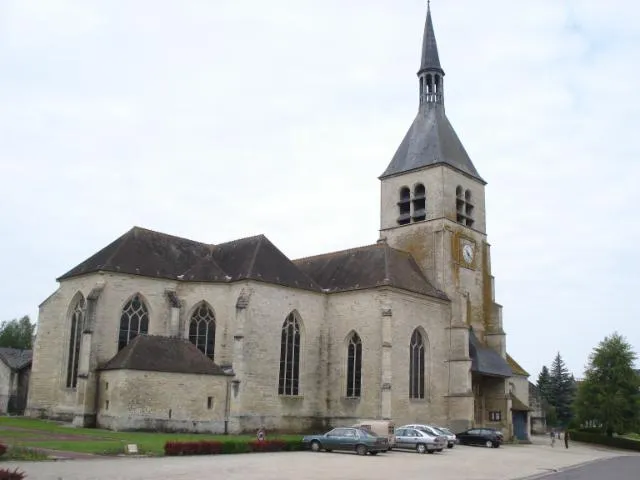 Image qui illustre: Eglise Saint-pierre De Vendeuvre-sur-barse