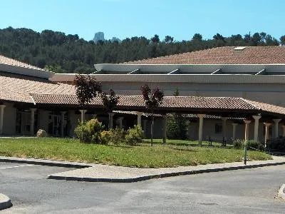 Image qui illustre: Complexe Sportif et Culturel (centre sportif) à Simiane-Collongue - 1