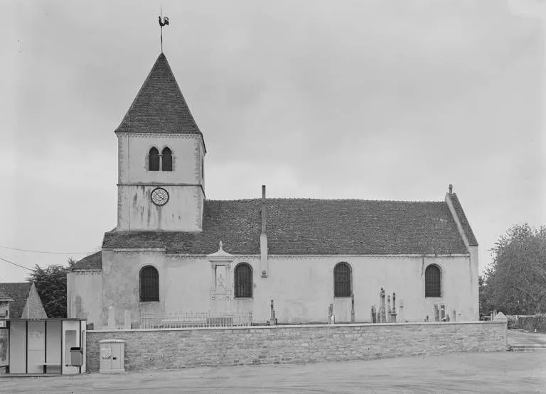 Image qui illustre: Eglise paroissiale Saint-Georges à Damerey - 0