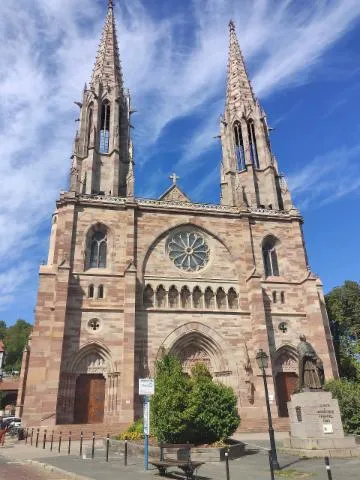 Image qui illustre: L'Eglise Saints-Pierre-et-Paul