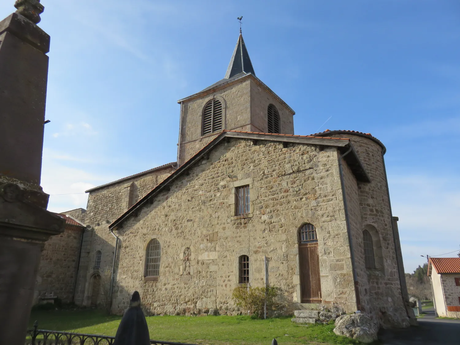 Image qui illustre: Église De La Chaulme à La Chaulme - 0