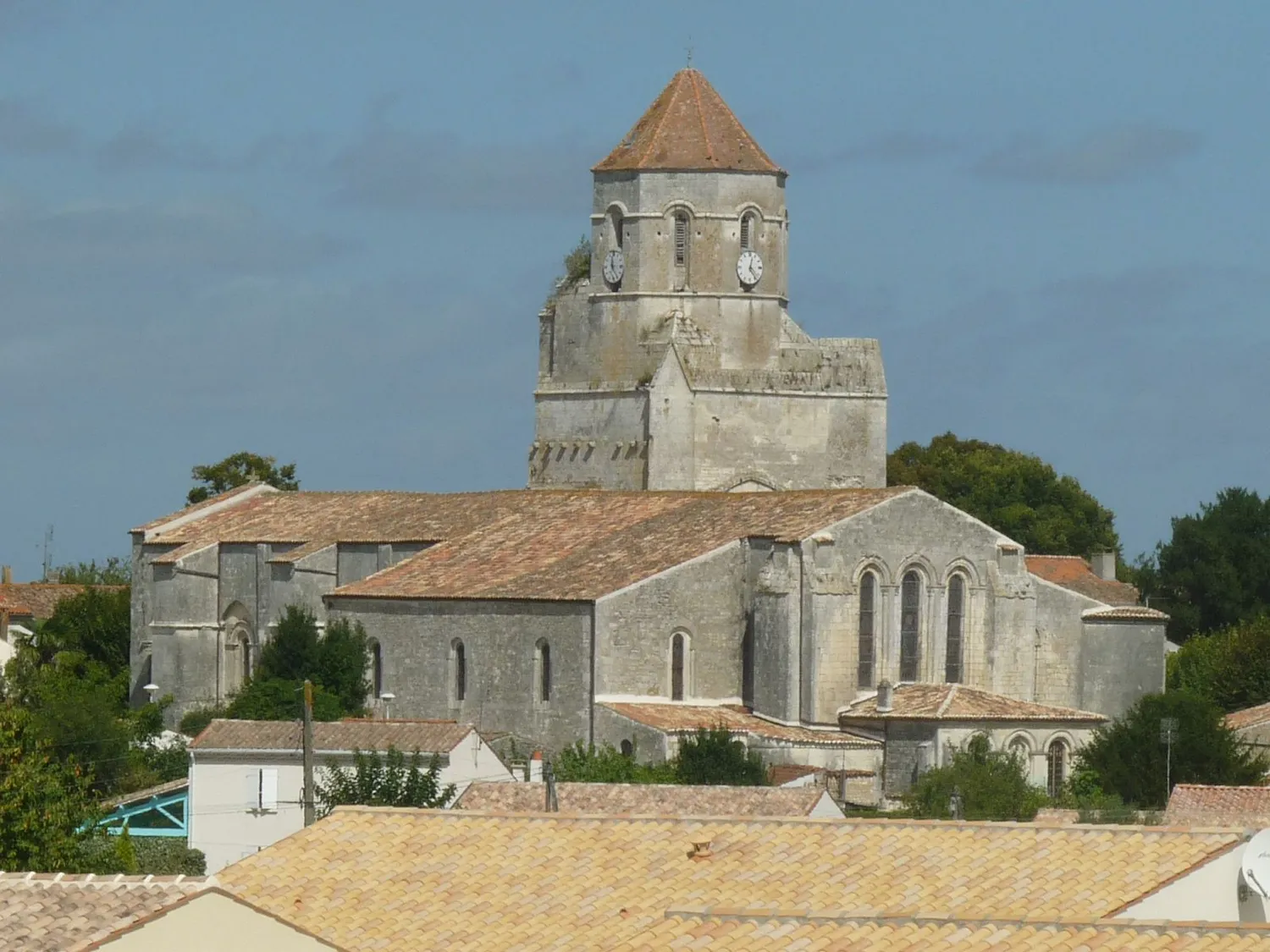 Image qui illustre: Église Saint-Pierre de Cozes à Cozes - 0