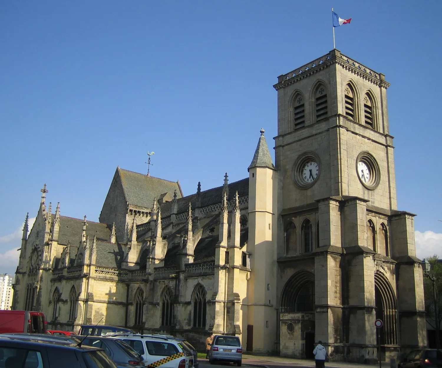 Image qui illustre: Basilique Sainte-trinité à Cherbourg-en-Cotentin - 1