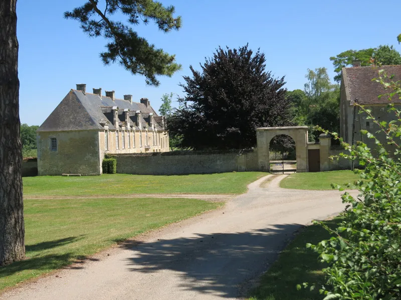 Image qui illustre: Château De Grisy à Vendeuvre - 0