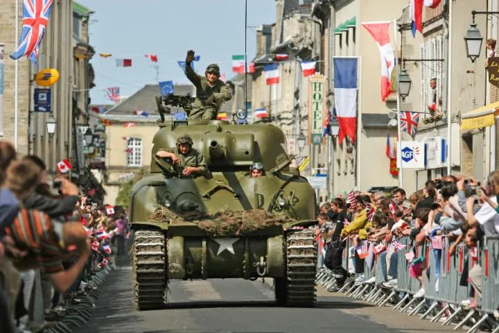 Image qui illustre: Bayeux Liberty Parade