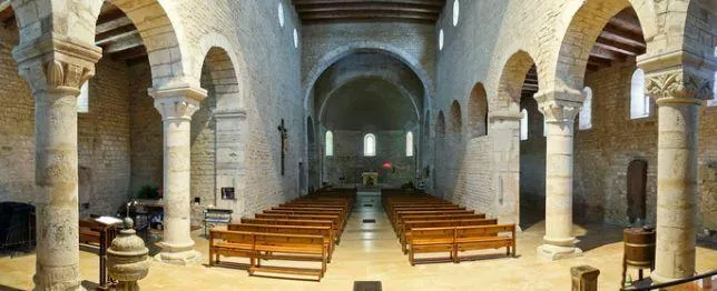 Image qui illustre: Venez écouter un concert dans une église romane