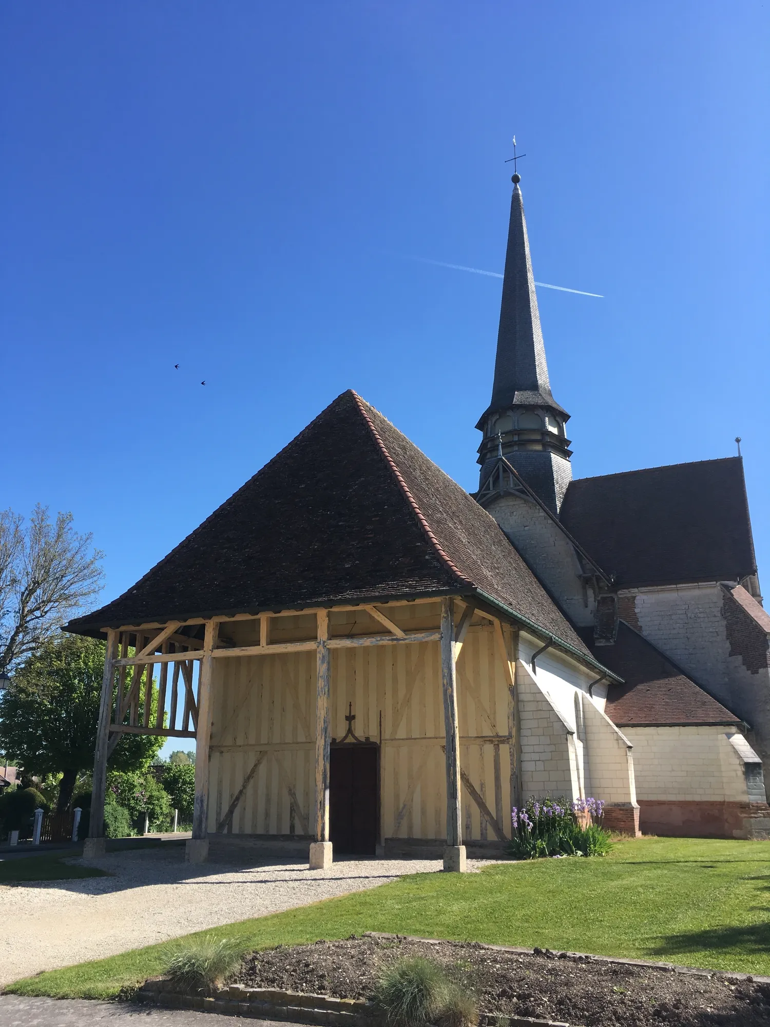 Image qui illustre: Visitez librement une magnifique église du XIIe et XVIe siècle à Barberey-Saint-Sulpice - 0