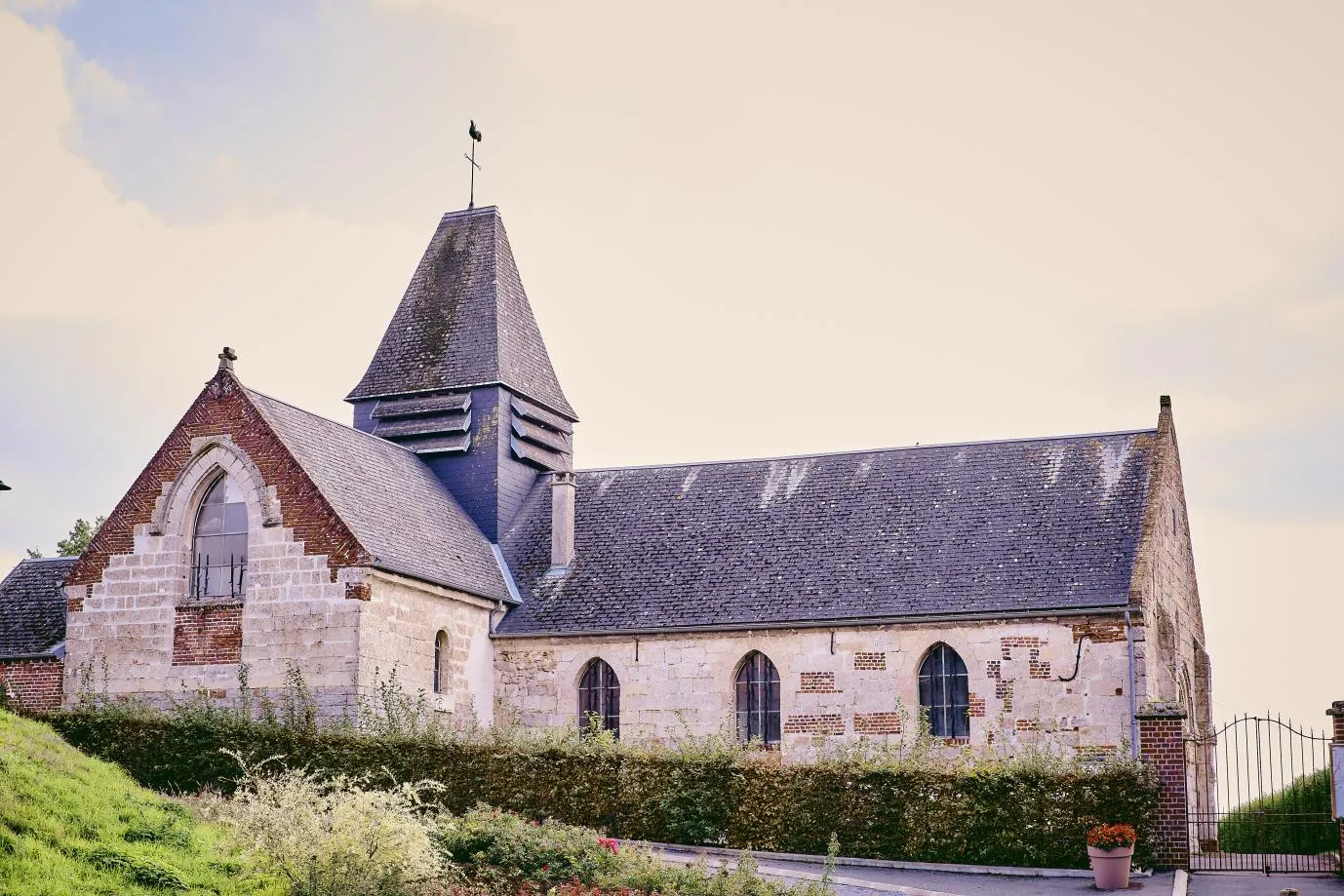 Image qui illustre: Eglise Notre-dame à La Neuville-en-Beine - 0