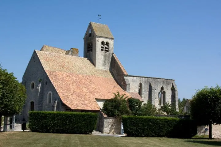 Image qui illustre: Eglise Saint-mammès