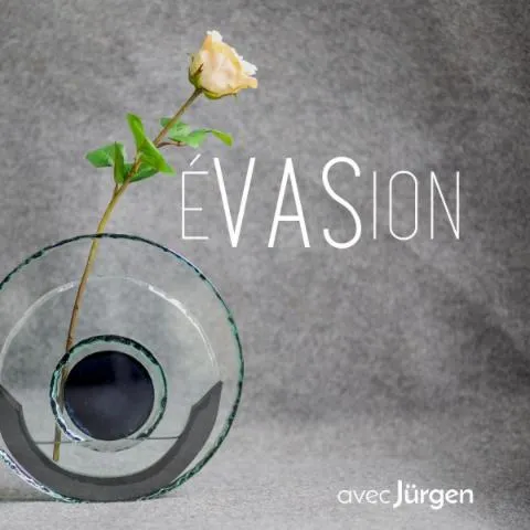 Image qui illustre: Réalisez votre vase en verre