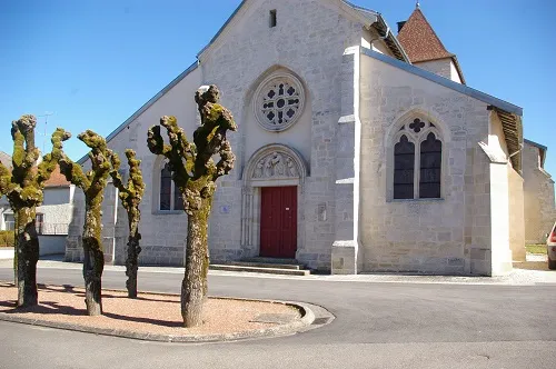 Image qui illustre: Place De L'église à Gondrecourt-le-Château - 0