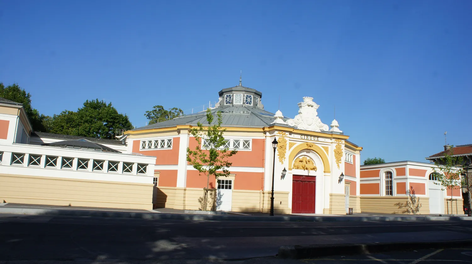 Image qui illustre: Centre National Des Arts Du Cirque à Châlons-en-Champagne - 0