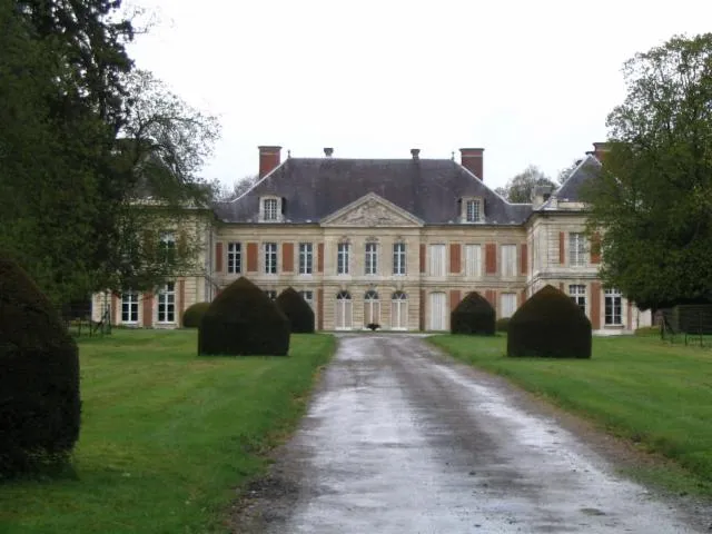 Image qui illustre: Chateau De Courcelles-sous-moyencourt
