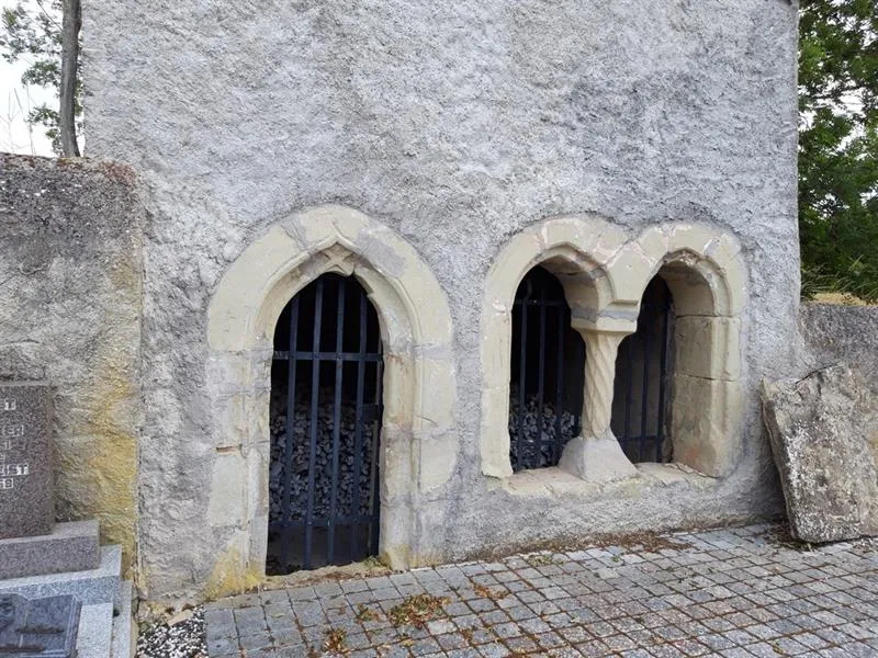 Image qui illustre: Ossuaire Gothique De Giesingen à Niedervisse - 0