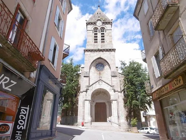 Image qui illustre: Église catholique Saint-Thomas à Privas