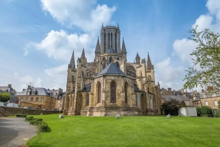 Image qui illustre: Cathédrale Notre-Dame de Coutance