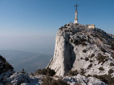 Image qui illustre: Croix de Provence