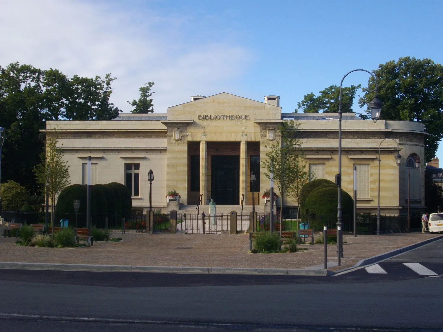 Image qui illustre: Bibliothèque Carnegie à Reims - 0