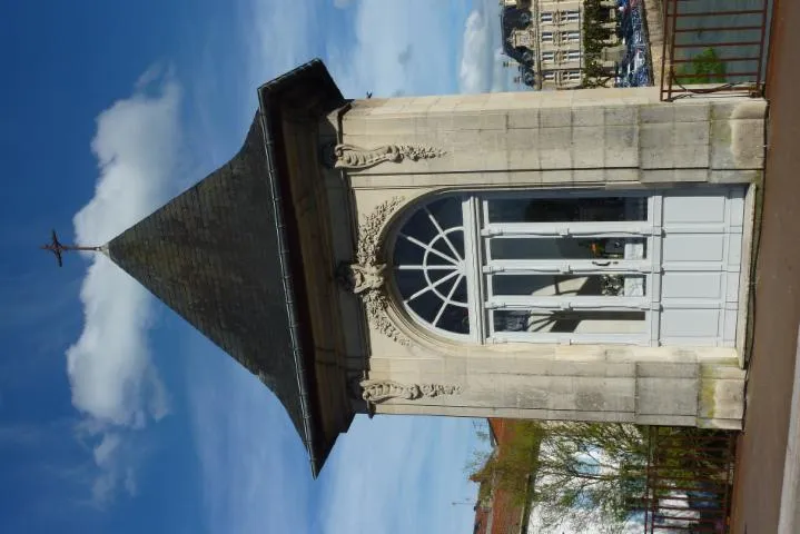 Image qui illustre: Chapelle du Pont Notre-Dame
