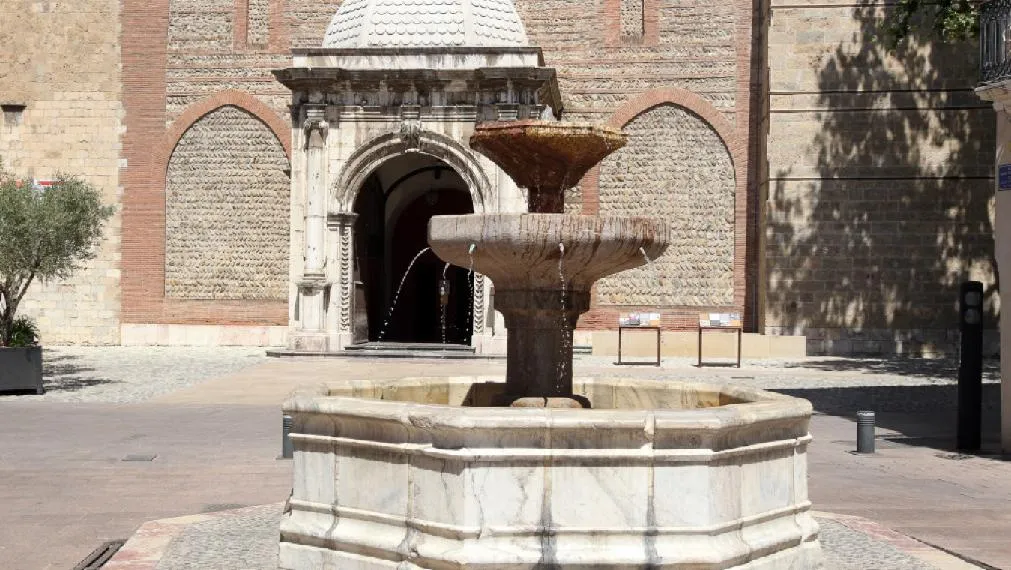 Image qui illustre: La fontaine de l'hôpital