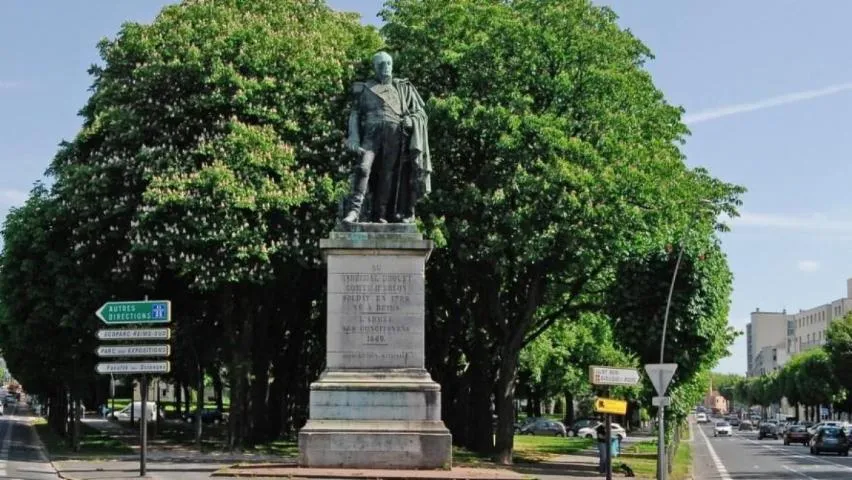 Image qui illustre: Statue du comte Drouet d'Erlon