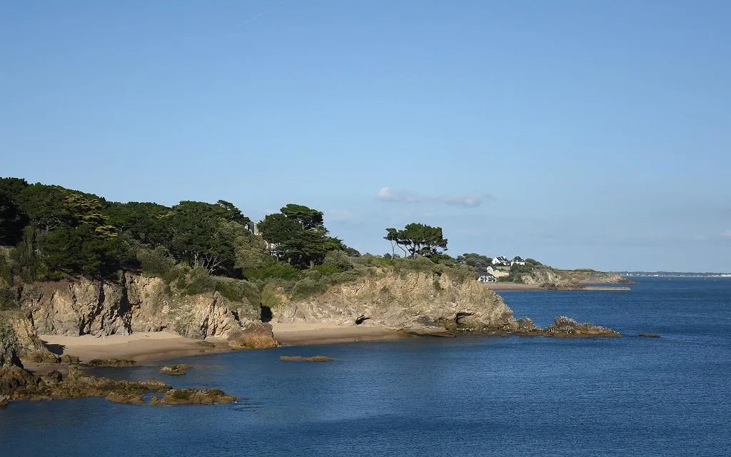 Image qui illustre: Plage de la Petite Vallée 