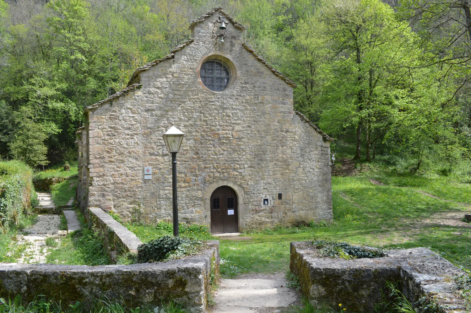 Image qui illustre: Chapelle Saint-frezal à La Canourgue - 0