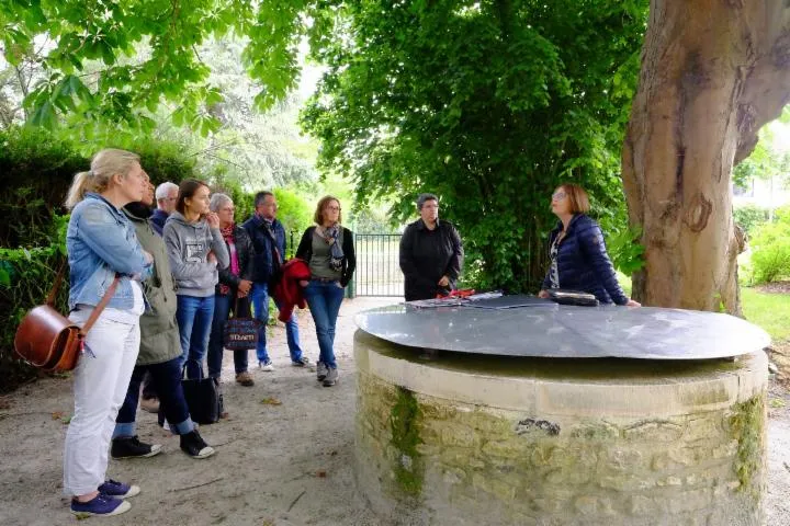 Image qui illustre: Visite De La Glacière Souterraine De Caen - Complet