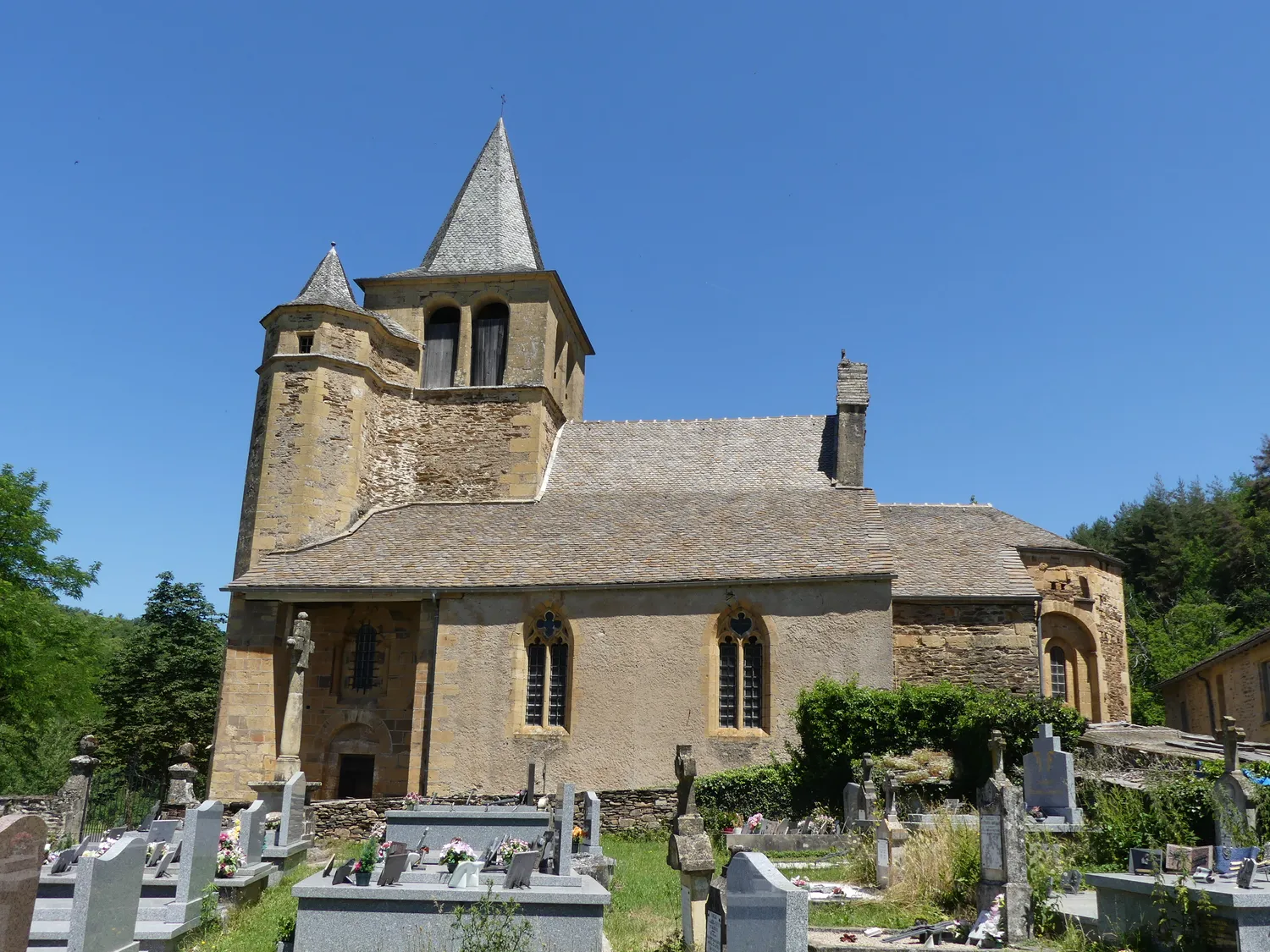 Image qui illustre: Église Du Cambon à Castelnau-de-Mandailles - 1