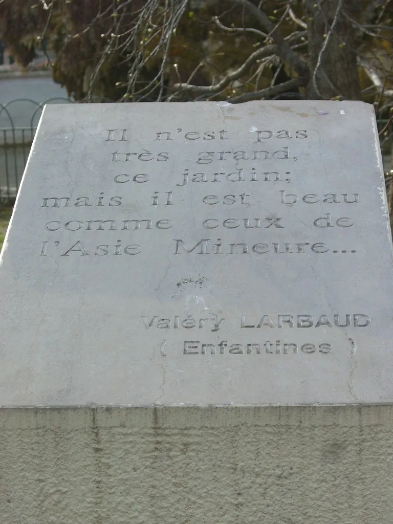 Image qui illustre: Stèle de Valéry Larbaud à Montpellier - 0