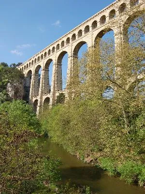 Image qui illustre: Coudoux : L'aqueduc de Roquefavour à Coudoux - 0