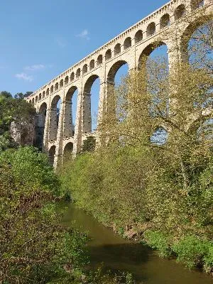 Image qui illustre: Coudoux : L'aqueduc de Roquefavour