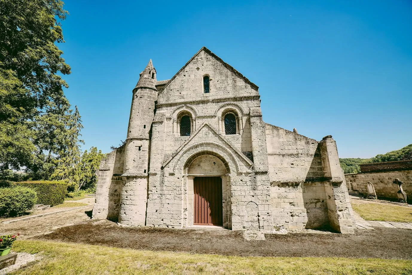 Image qui illustre: Eglise Saint-médard De Pont-saint-mard à Pont-Saint-Mard - 0