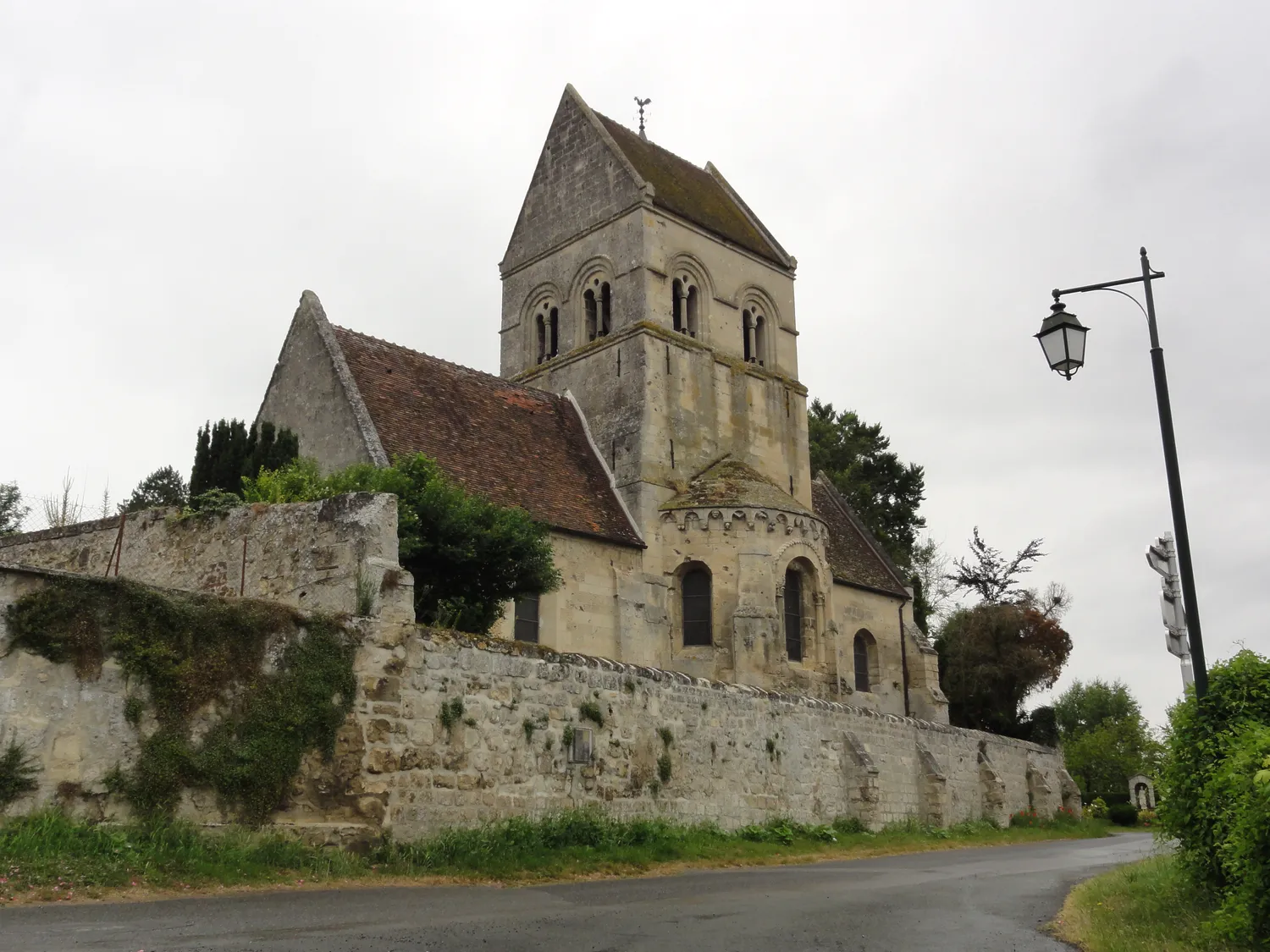 Image qui illustre: Eglise Saint-médard De Pont-saint-mard à Pont-Saint-Mard - 1