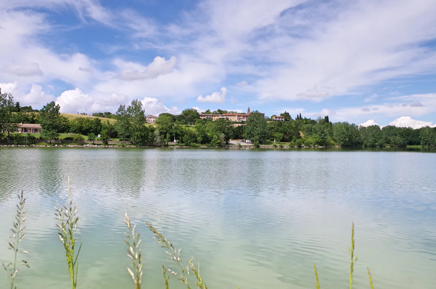 Image qui illustre: Lac De Vallegue à Vallègue - 0