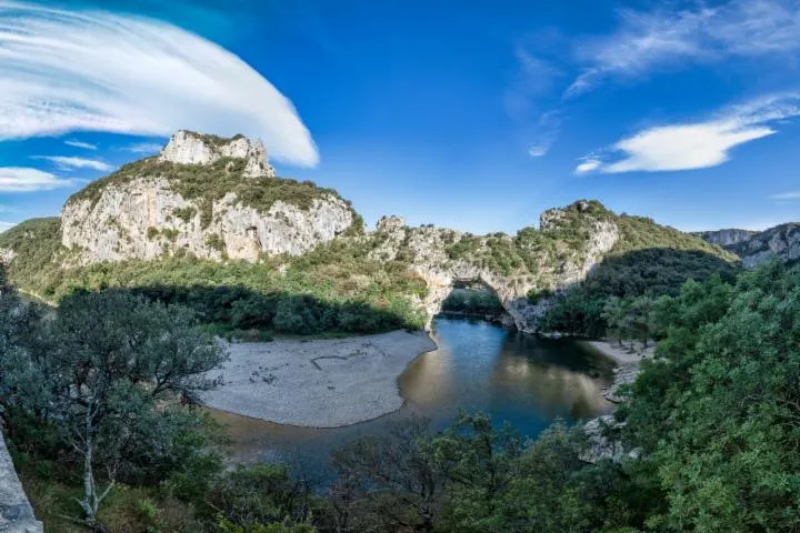 Image qui illustre: Pont d'Arc