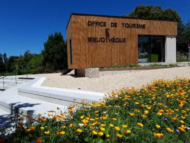 Image qui illustre: Office De Tourisme Aveyron Ségala  - Bureau De La Bastide L'evêque