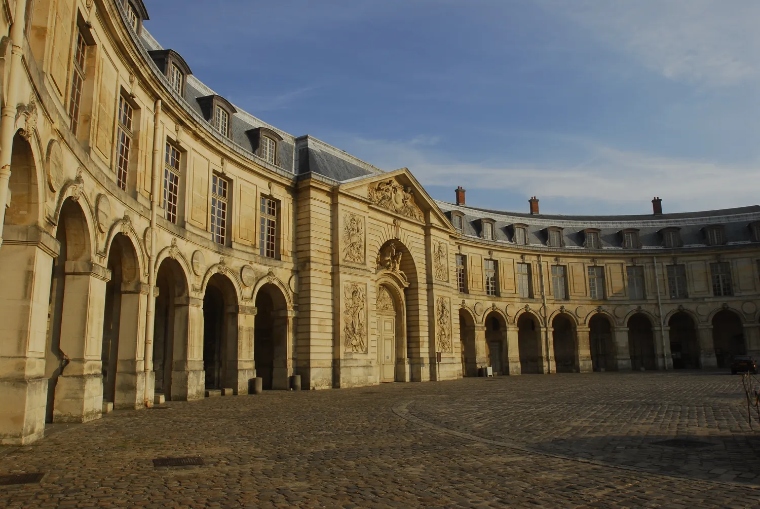 Image qui illustre: Dans les coulisses de l'Académie équestre (visite en anglais) à Versailles - 0