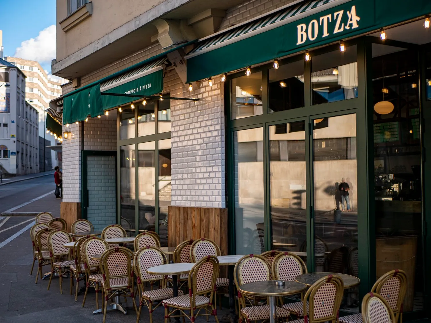 Image qui illustre: BOTZA à Paris - 0