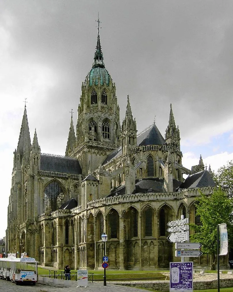 Image qui illustre: Cathédrale De Bayeux