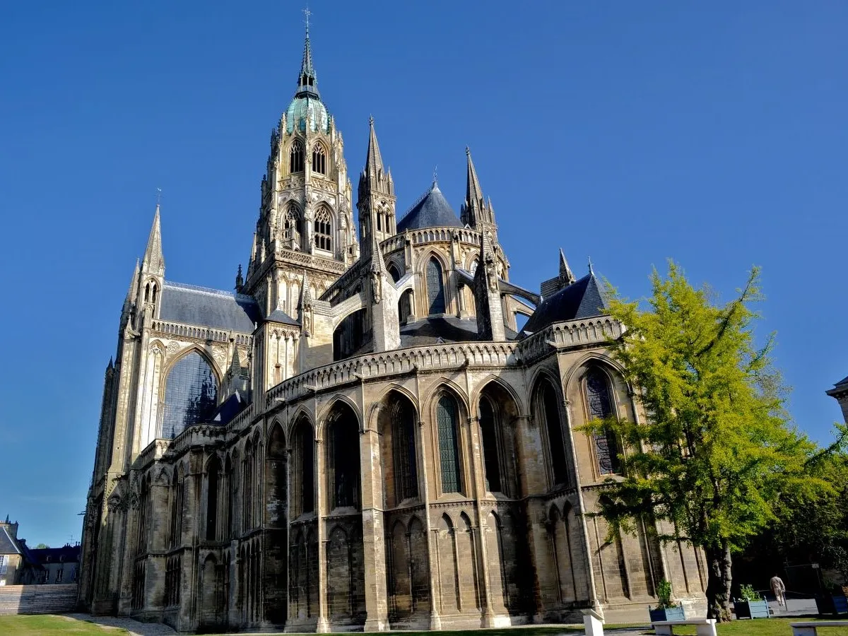 Image qui illustre: Cathédrale De Bayeux à Bayeux - 1