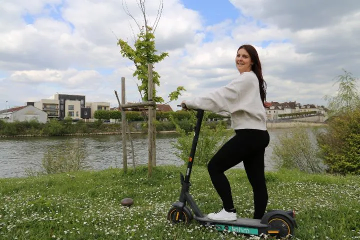 Image qui illustre: Notre patrimoine fluvial en trottinette