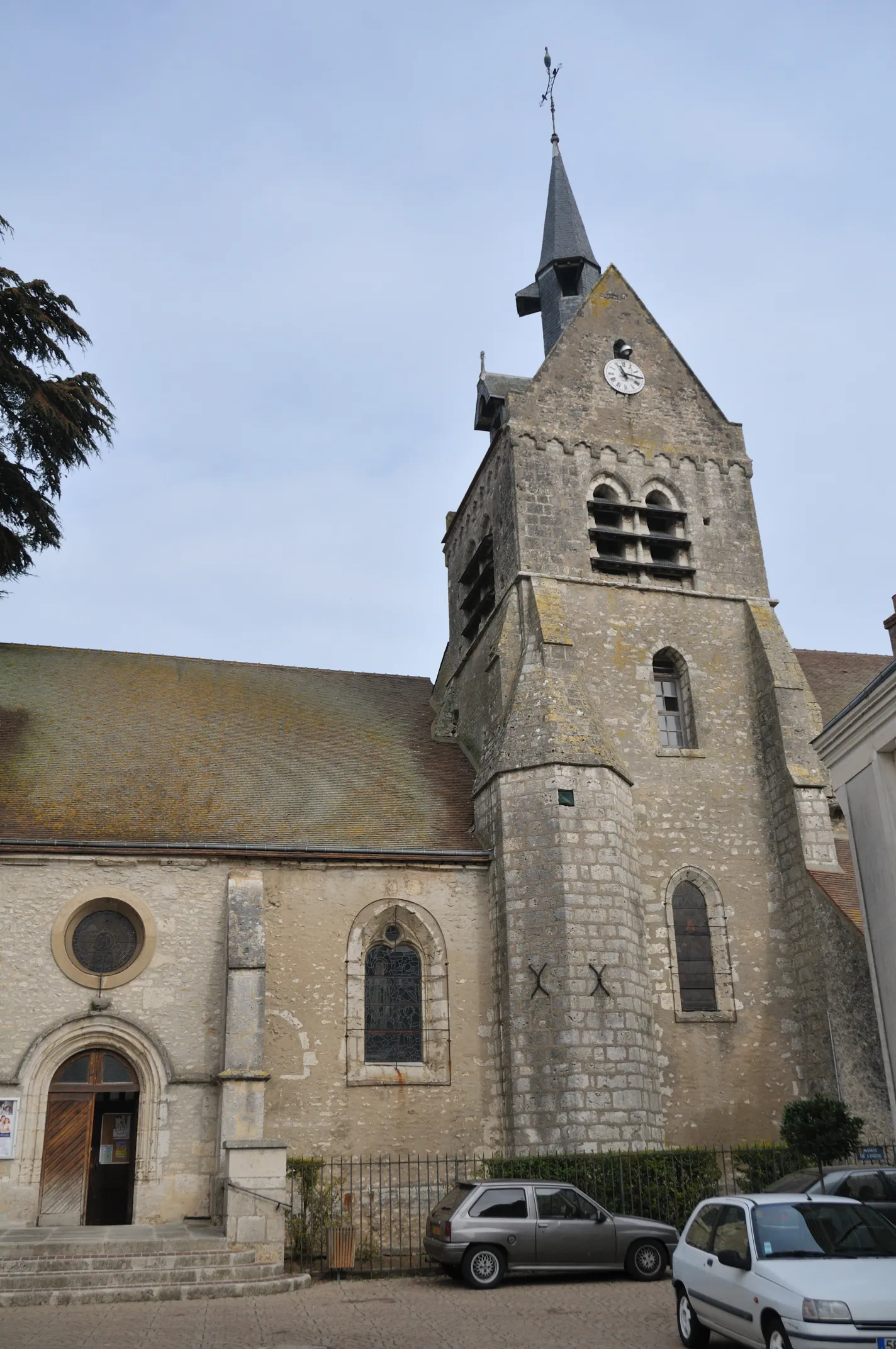 Image qui illustre: Angerville - Eglise Saint-pierre Et Saint-eutrope à Angerville - 0