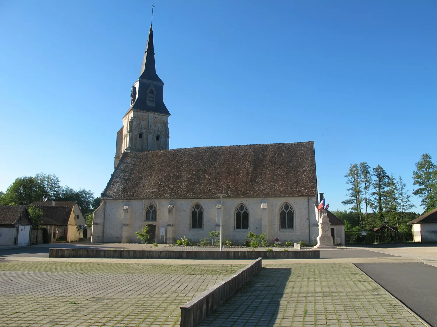 Image qui illustre: Visite libre de l'église à Vert-en-Drouais - 0