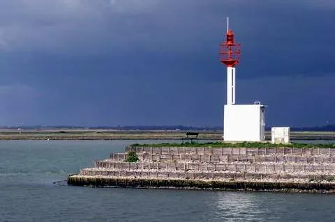 Image qui illustre: Phare de Saint-Valery-sur-Somme