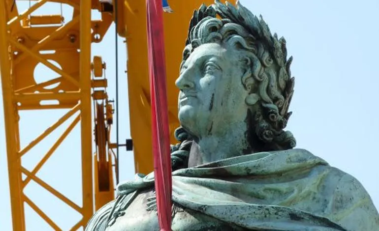 Image qui illustre: Statue de Louis XIV  à Caen - 2