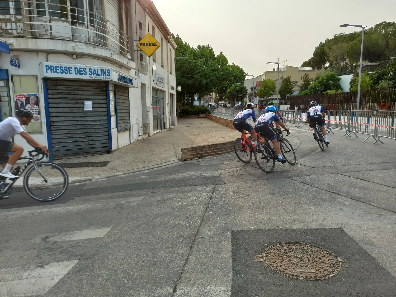 Image qui illustre: La Ronde Vénitienne, Critérium Cycliste à Martigues - 0