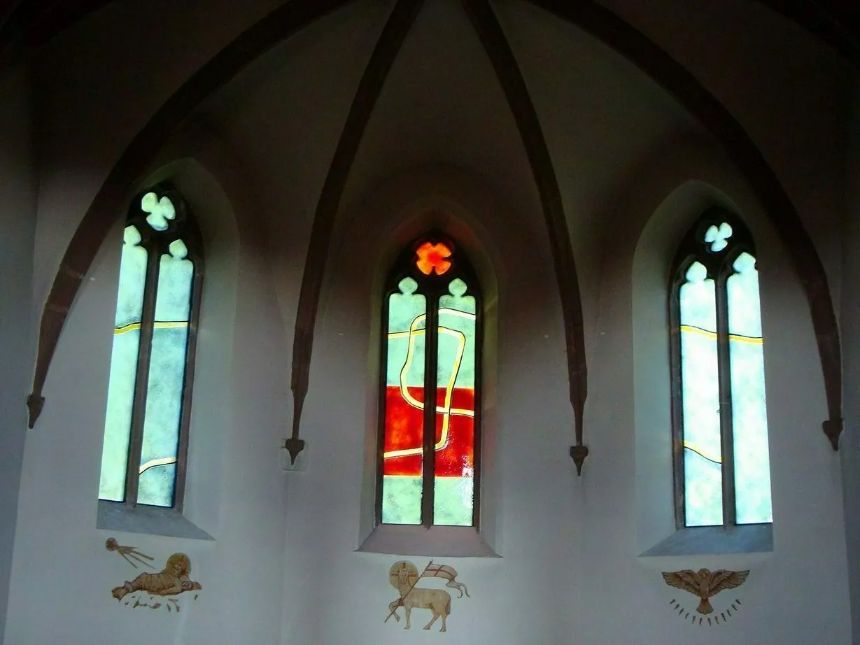Image qui illustre: Découvrez des vitraux contemporains 🇩🇪 à Ernolsheim-lès-Saverne - 0